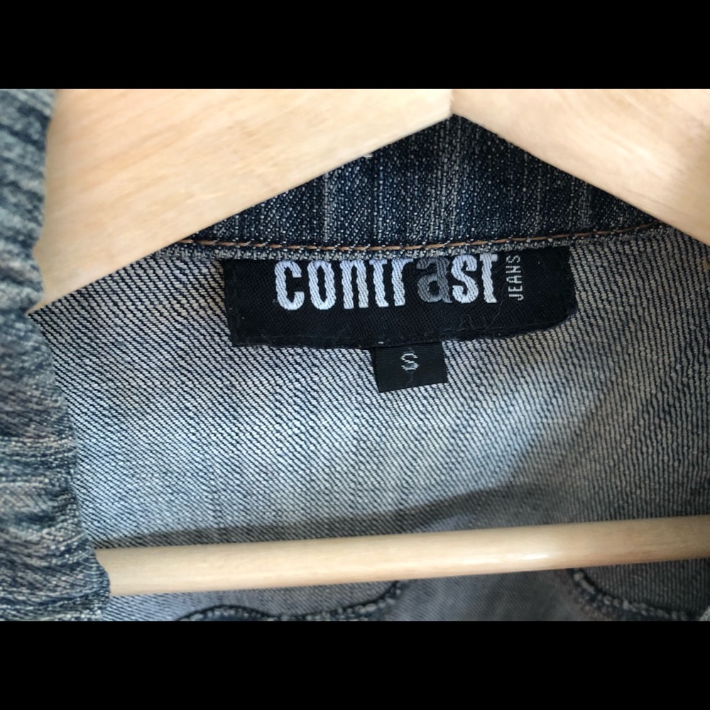 ๐Contrast - Jean Jacket๐ - Picture 2 of 4